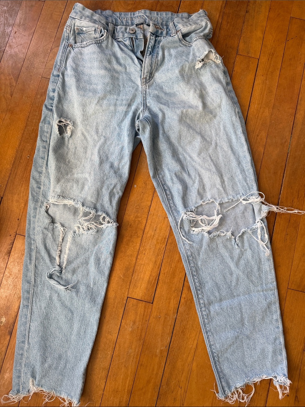 American Eagle Outfitters Light Blue Distressed Relaxed Jeans